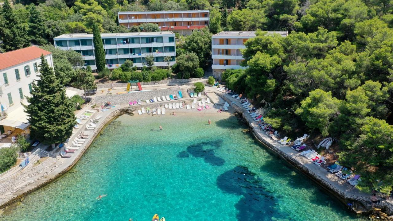 Hotel Sirena Hvar ฮวาร์ ภายนอก รูปภาพ