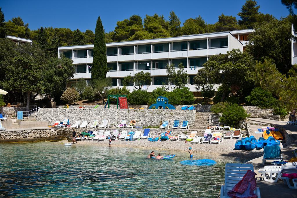 Hotel Sirena Hvar ฮวาร์ ภายนอก รูปภาพ