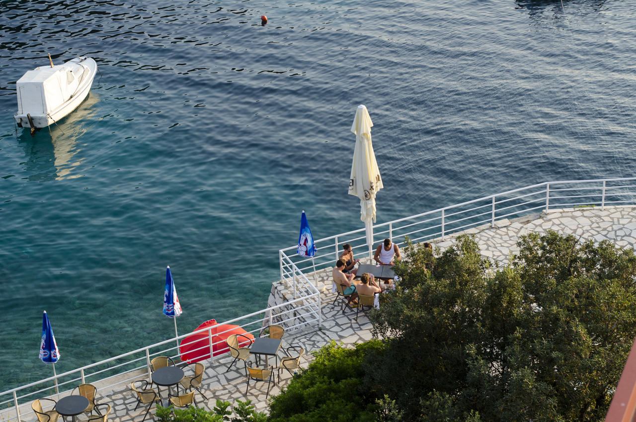 Hotel Sirena Hvar ฮวาร์ ภายนอก รูปภาพ