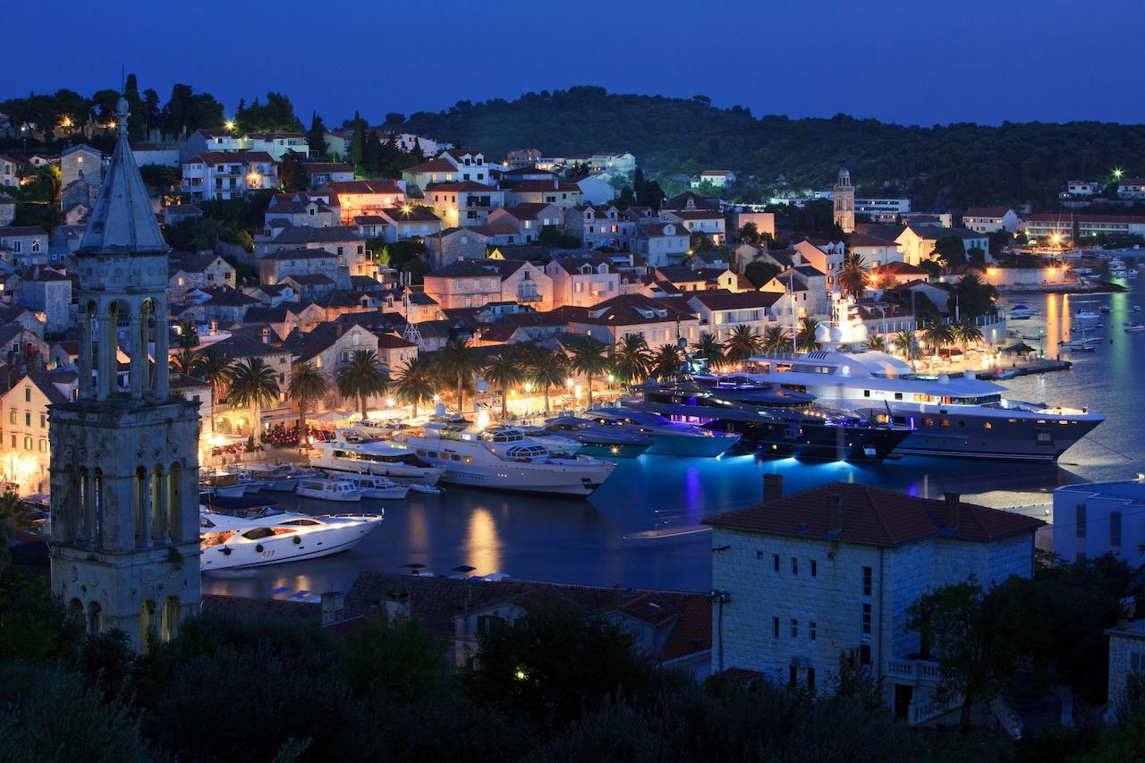 Hotel Sirena Hvar ฮวาร์ ภายนอก รูปภาพ