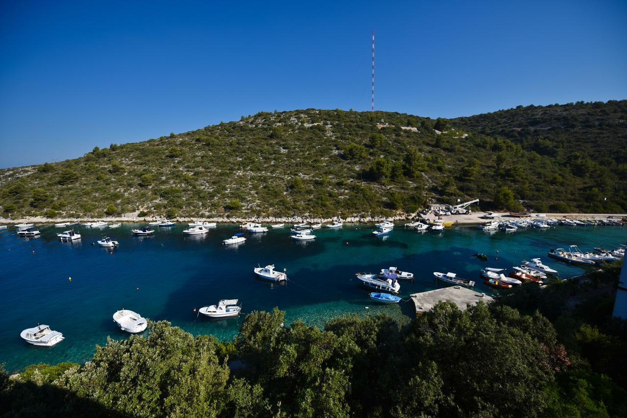 Hotel Sirena Hvar ฮวาร์ ภายนอก รูปภาพ