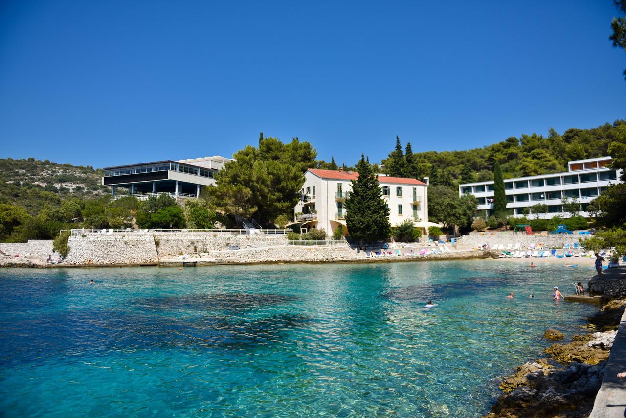 Hotel Sirena Hvar ฮวาร์ ภายนอก รูปภาพ